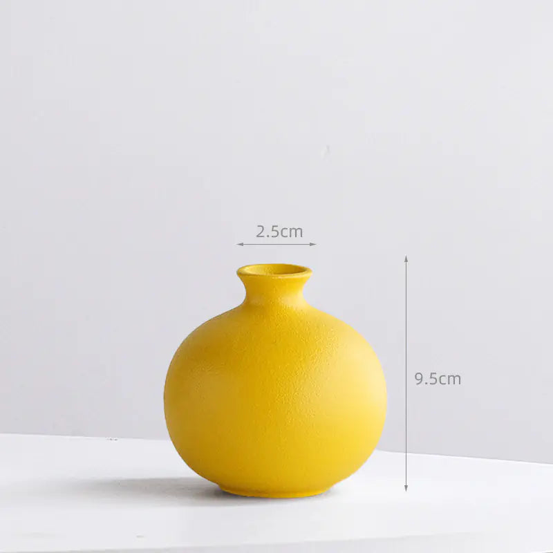 Elegant Nordic Ceramic Vase - Modern Minimalist Decor Vase for Dried Flowers
