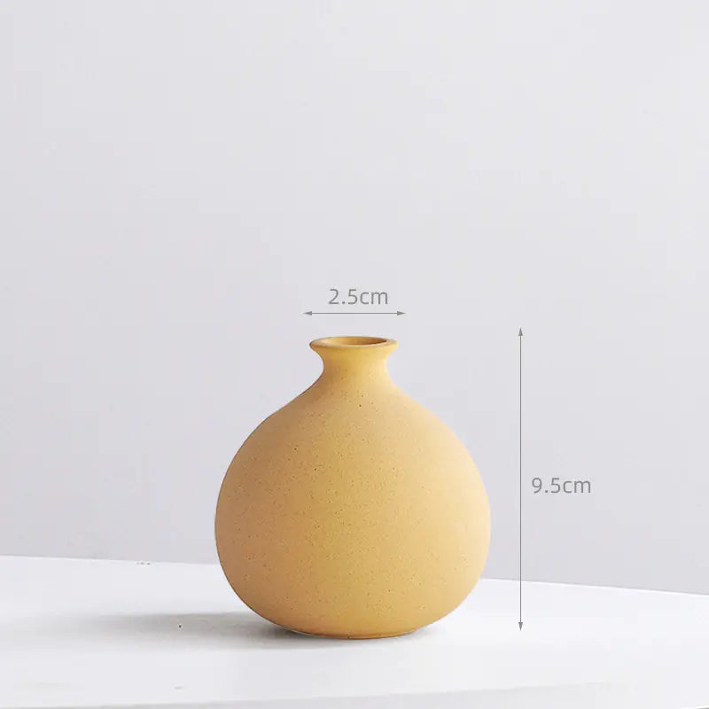 Elegant Nordic Ceramic Vase - Modern Minimalist Decor Vase for Dried Flowers