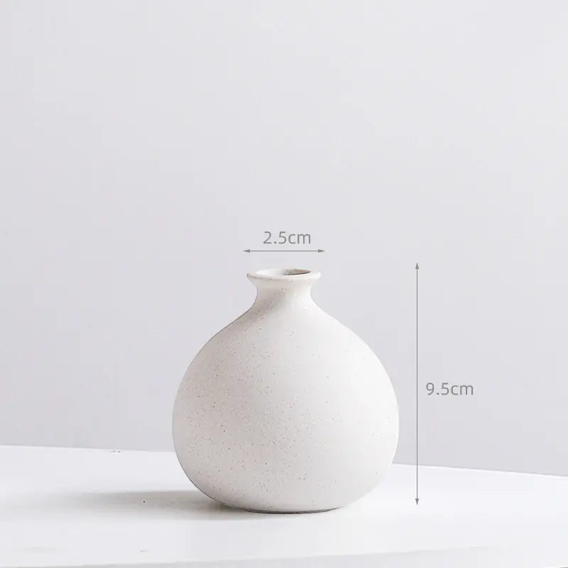 Elegant Nordic Ceramic Vase - Modern Minimalist Decor Vase for Dried Flowers