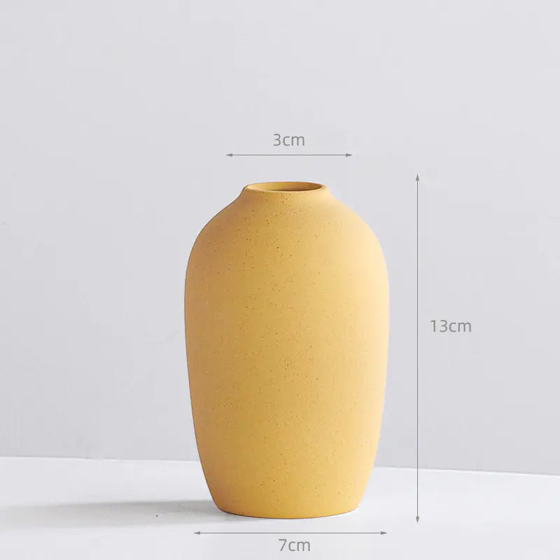 Elegant Nordic Ceramic Vase - Modern Minimalist Decor Vase for Dried Flowers