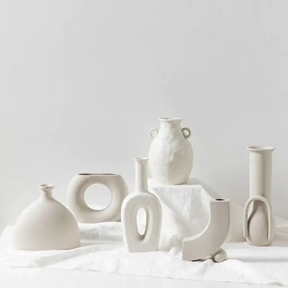 Nordic Minimalist Ceramic Vases – Elegant Scandinavian Home Decor for Modern & Traditional Interiors